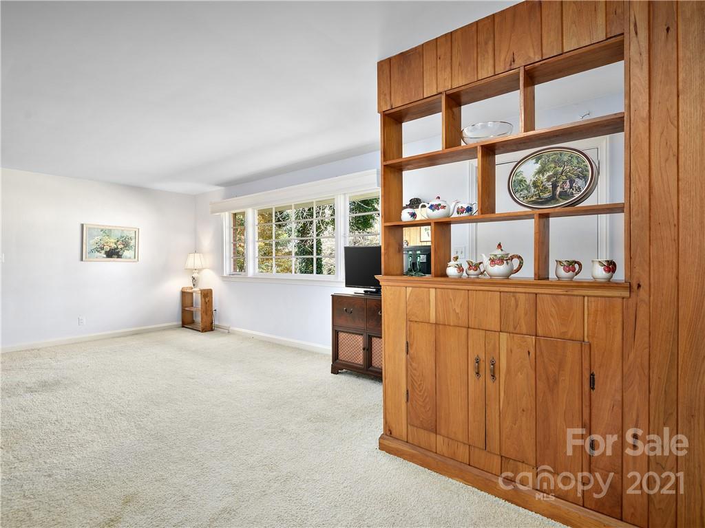 23 Woodcrest Road Asheville NC 28804