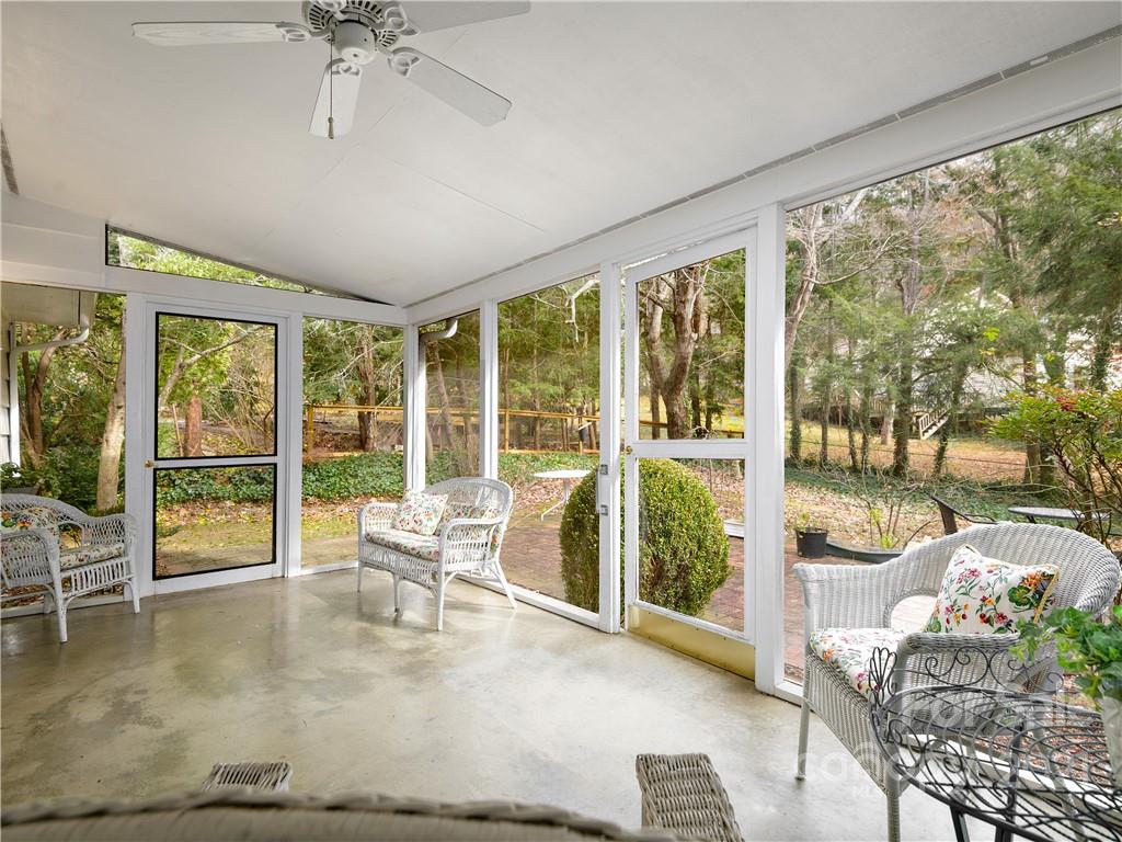 23 Woodcrest Road Asheville NC 28804