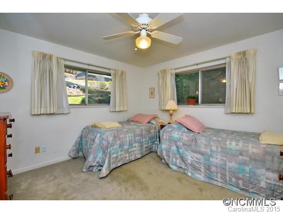 16 Mayflower Drive Asheville NC 28804