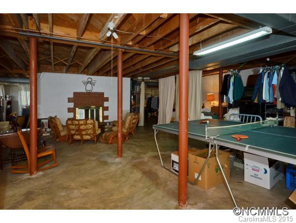 16 Mayflower Drive Asheville NC 28804