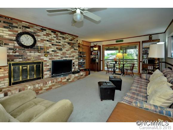 16 Mayflower Drive Asheville NC 28804