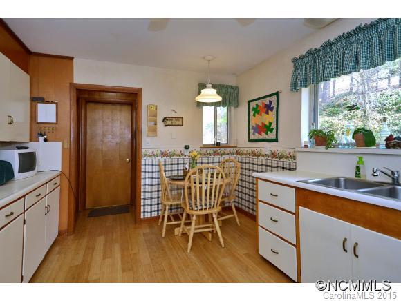 16 Mayflower Drive Asheville NC 28804