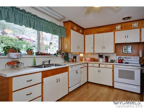 16 Mayflower Drive Asheville NC 28804