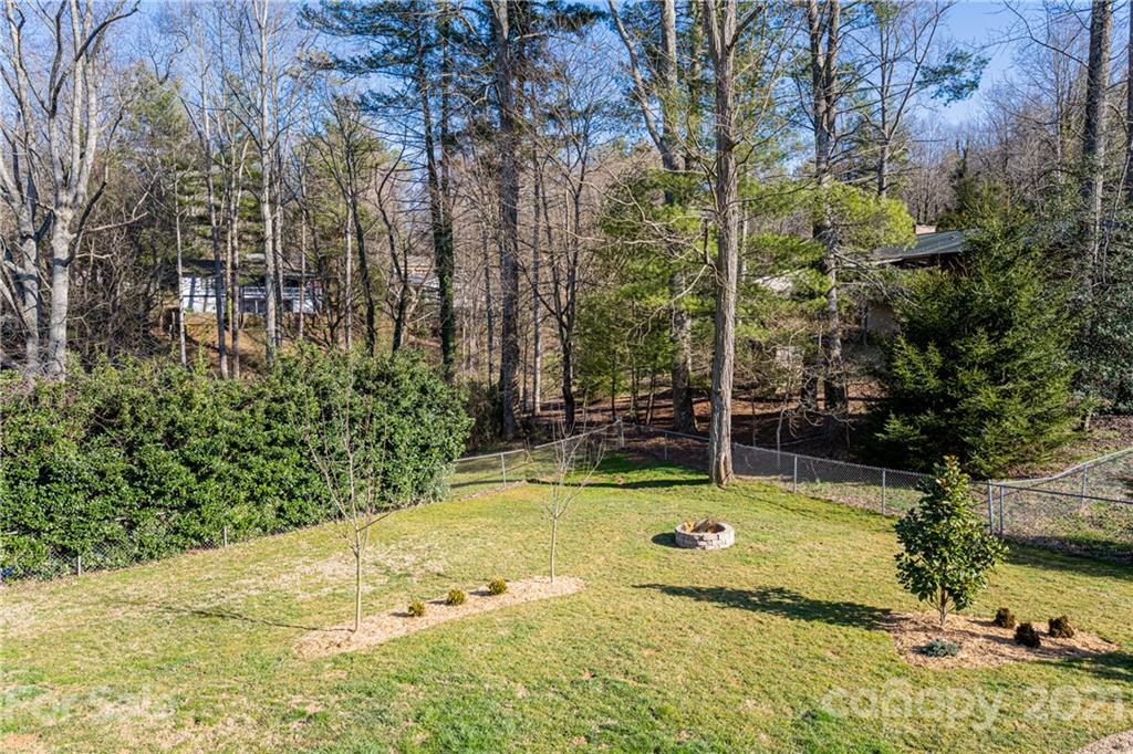 5 Deer Run Court Asheville NC 28803