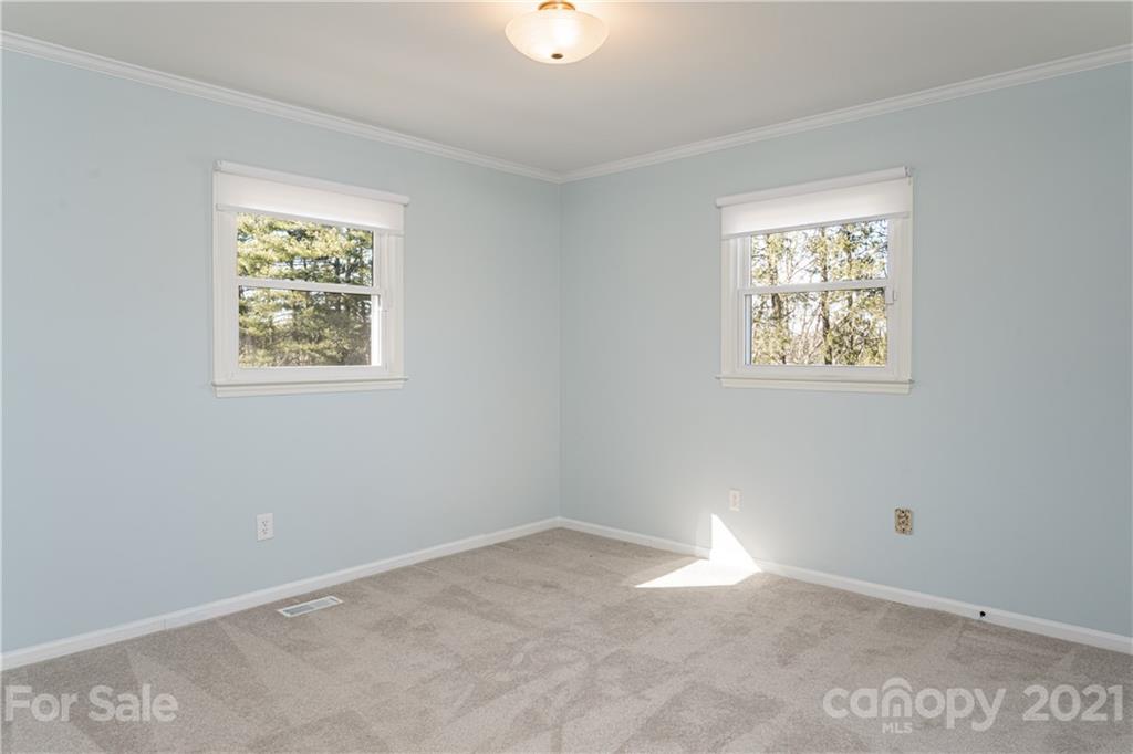5 Deer Run Court Asheville NC 28803