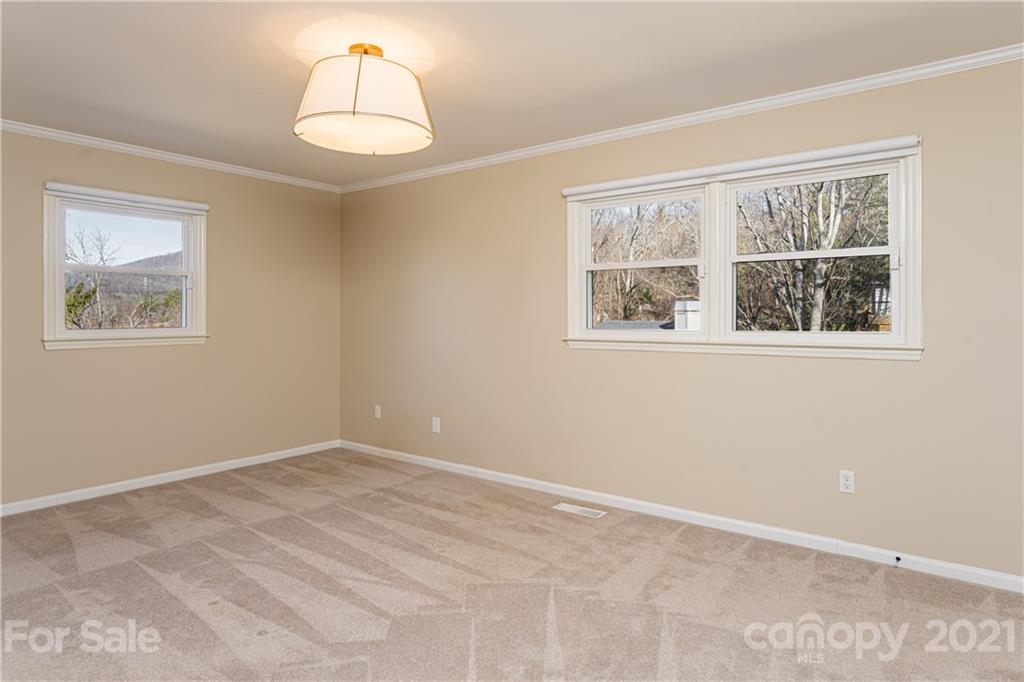 5 Deer Run Court Asheville NC 28803