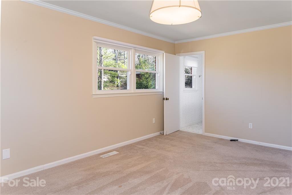 5 Deer Run Court Asheville NC 28803