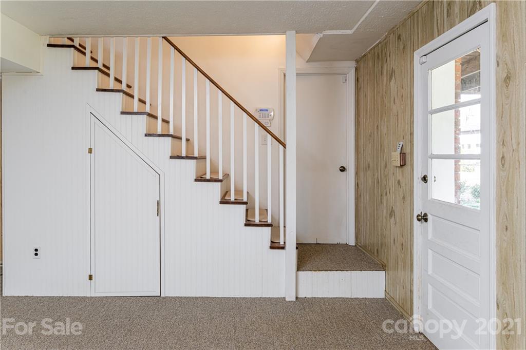 5 Deer Run Court Asheville NC 28803