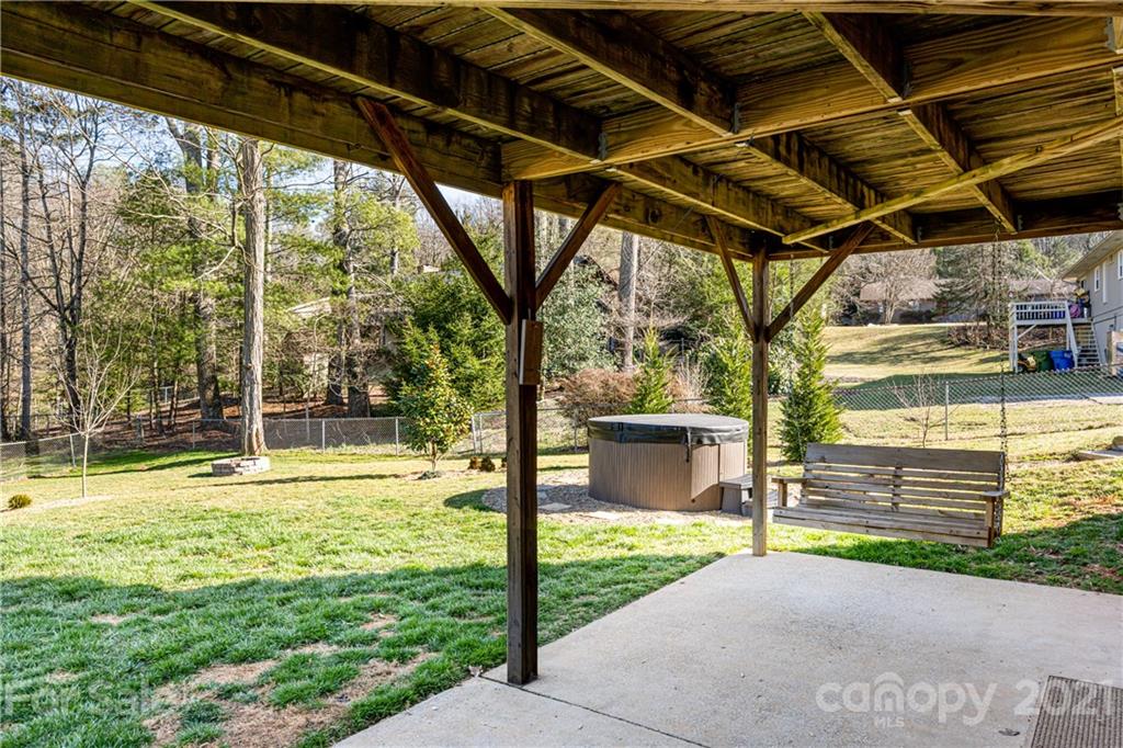 5 Deer Run Court Asheville NC 28803