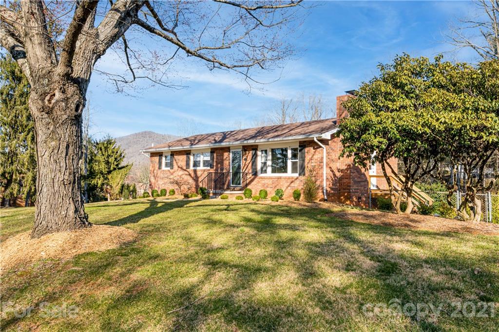 5 Deer Run Court Asheville NC 28803