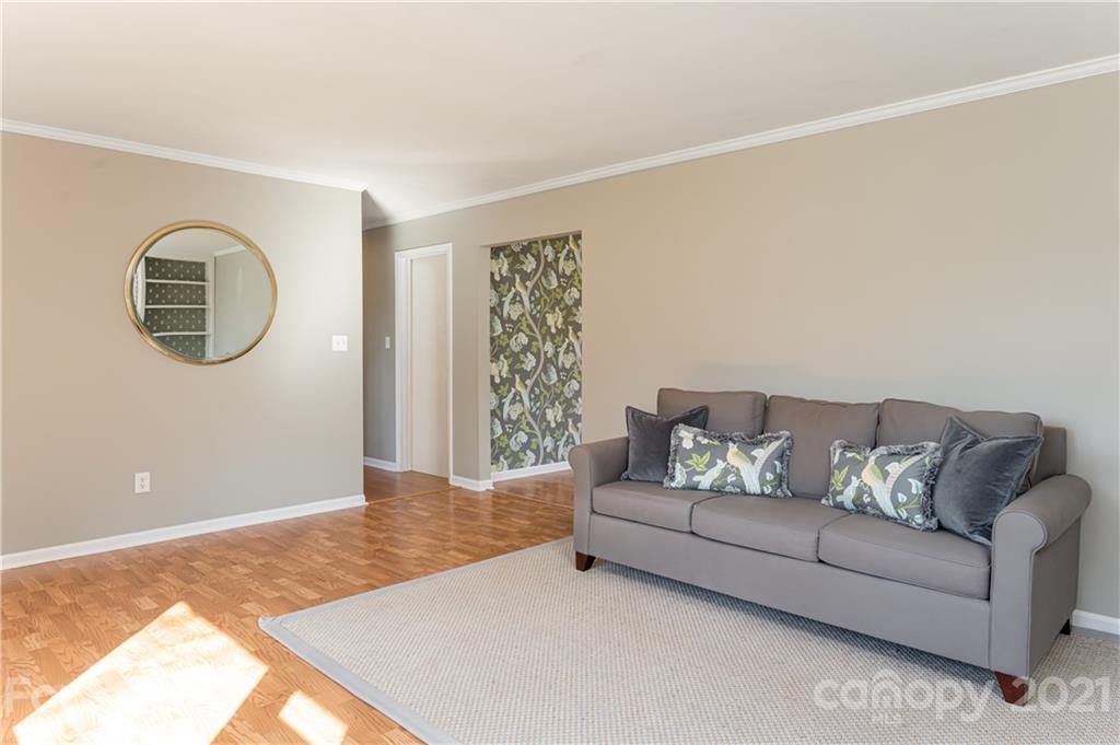 5 Deer Run Court Asheville NC 28803