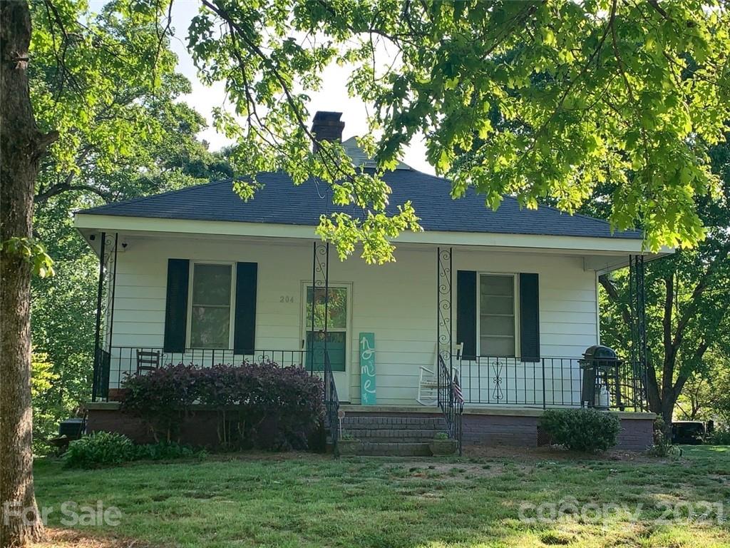 204 Henderson Street Mount Holly NC 28120