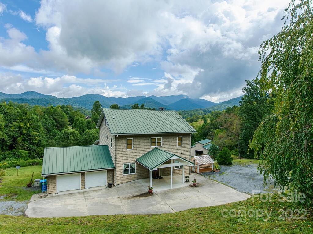 20 Cove Springs Drive Barnardsville NC 28709