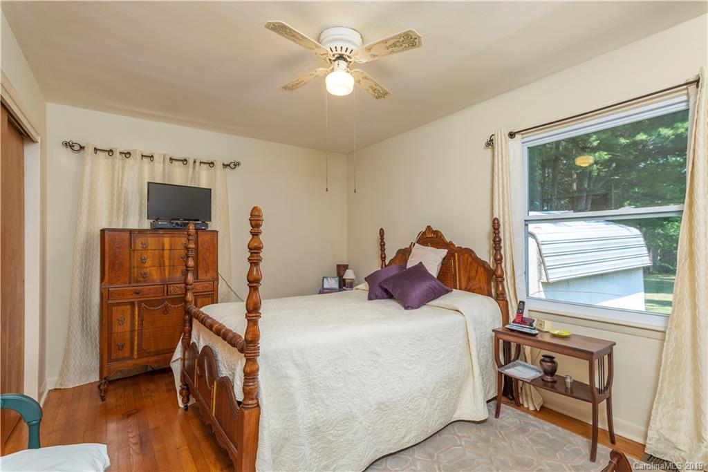 157 Mount Carmel Road Asheville NC 28806