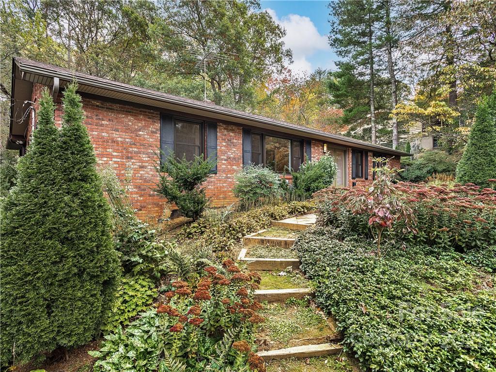 18 Beechwood Road Asheville NC 28805