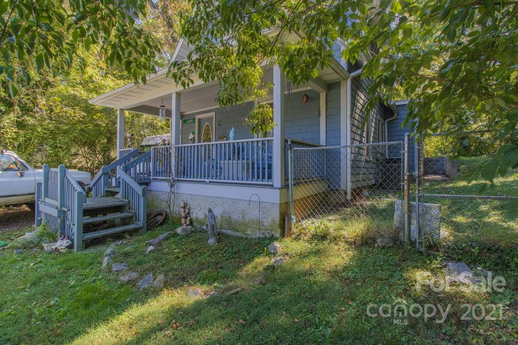 17 Ezelle Street Asheville NC 28806
