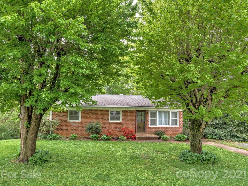 308 Reger Avenue Swannanoa NC 28778