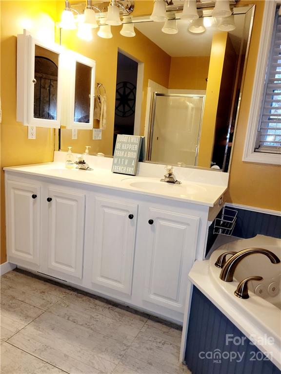 104 Mcelrath Road Arden NC 28704