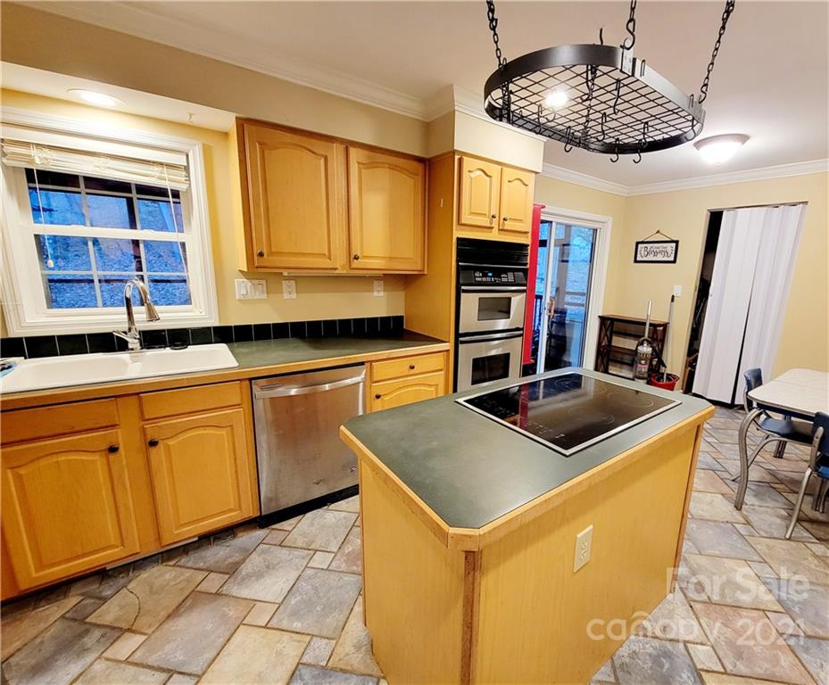 104 Mcelrath Road Arden NC 28704