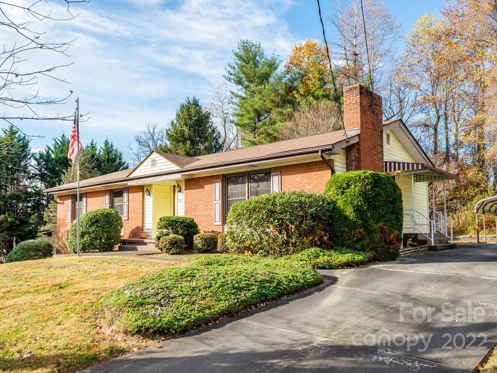 8 Glencliff Road Candler NC 28715