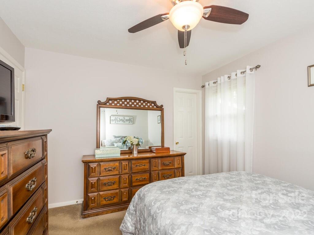 53 Grandview Road Asheville NC 28806