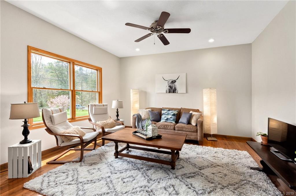 2072 Emmas Grove Road Fairview NC 28730