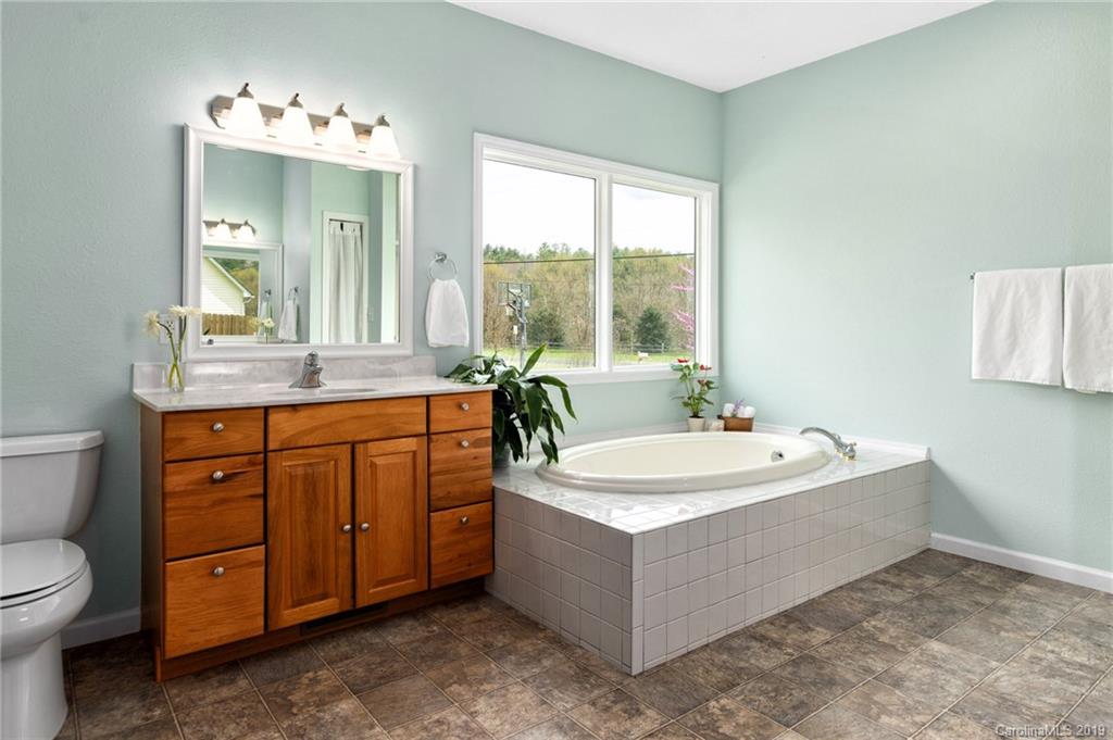 2072 Emmas Grove Road Fairview NC 28730