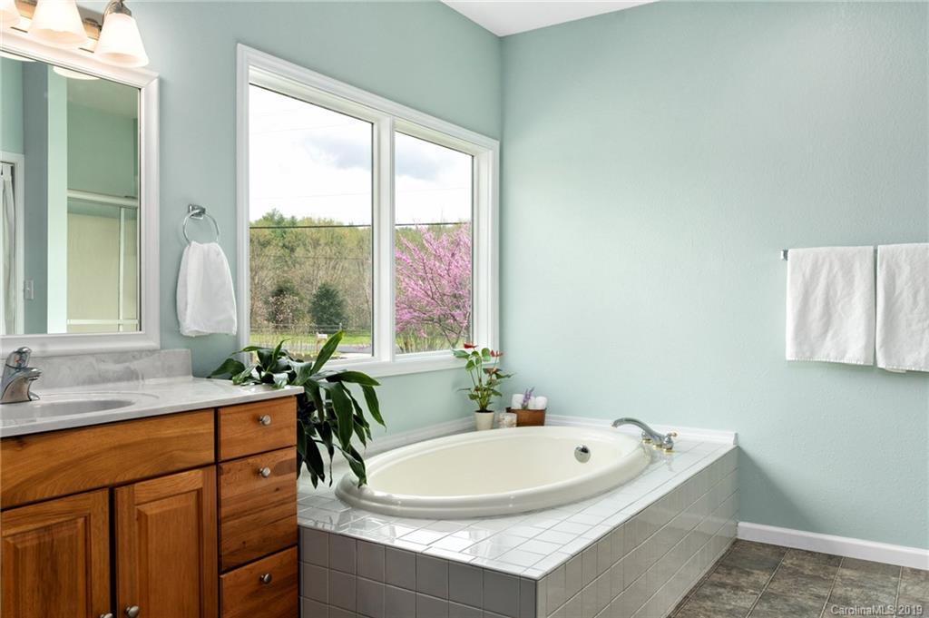 2072 Emmas Grove Road Fairview NC 28730