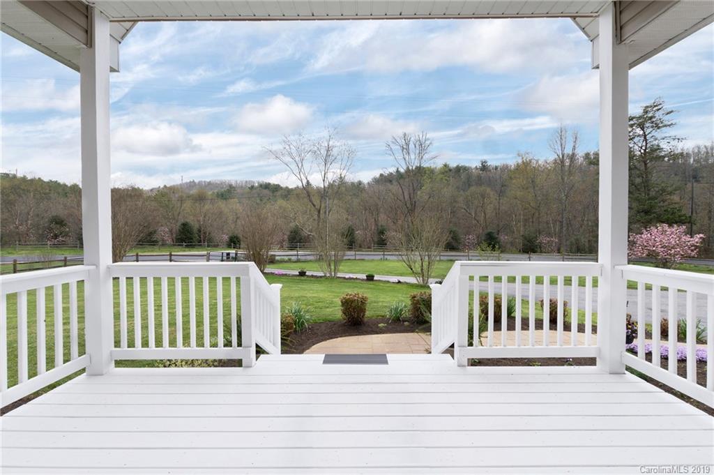 2072 Emmas Grove Road Fairview NC 28730