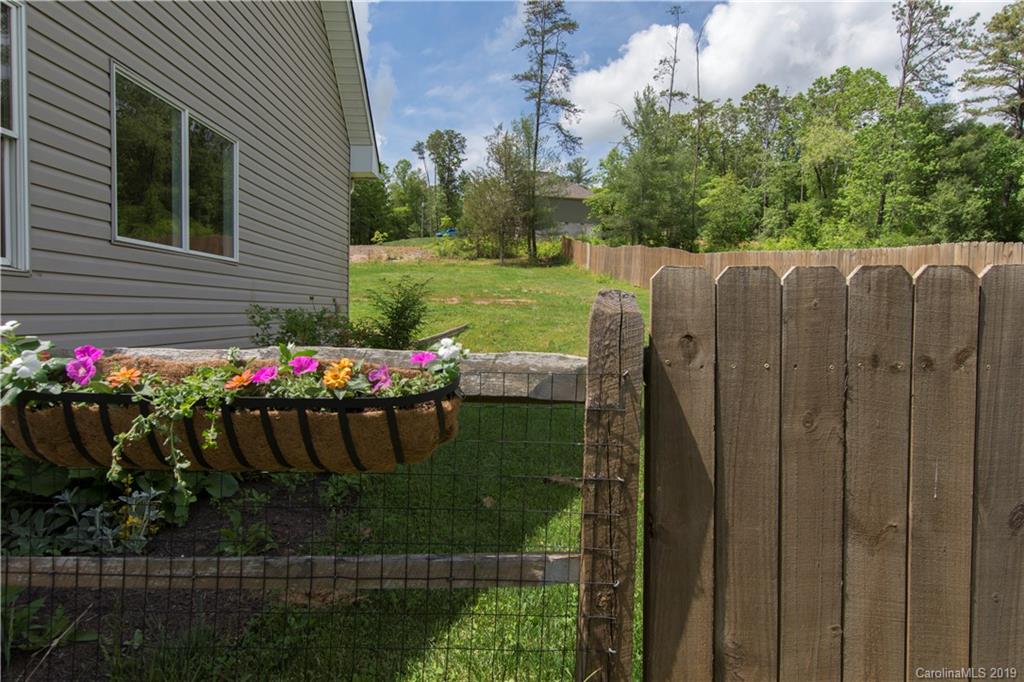 2072 Emmas Grove Road Fairview NC 28730
