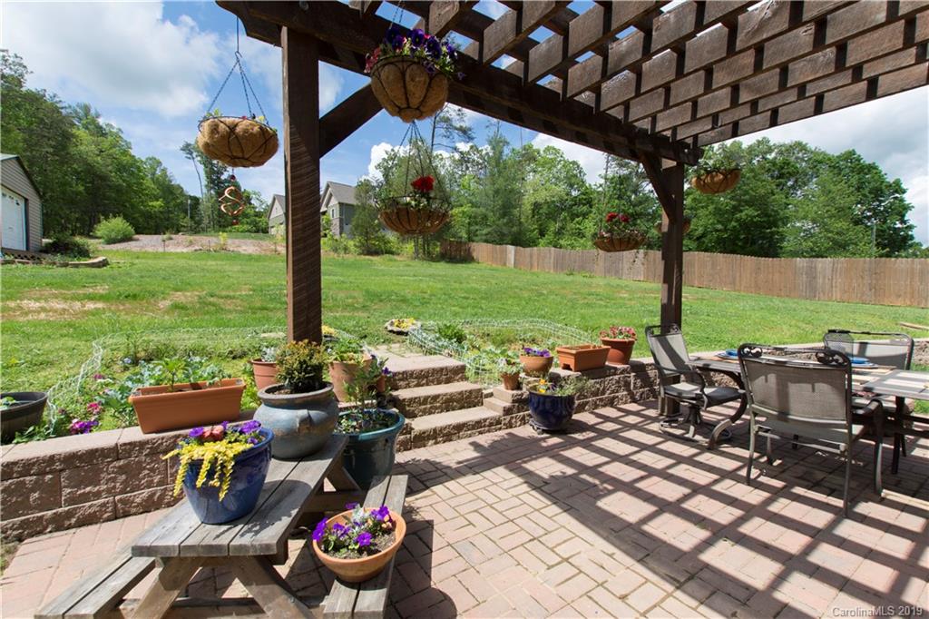 2072 Emmas Grove Road Fairview NC 28730