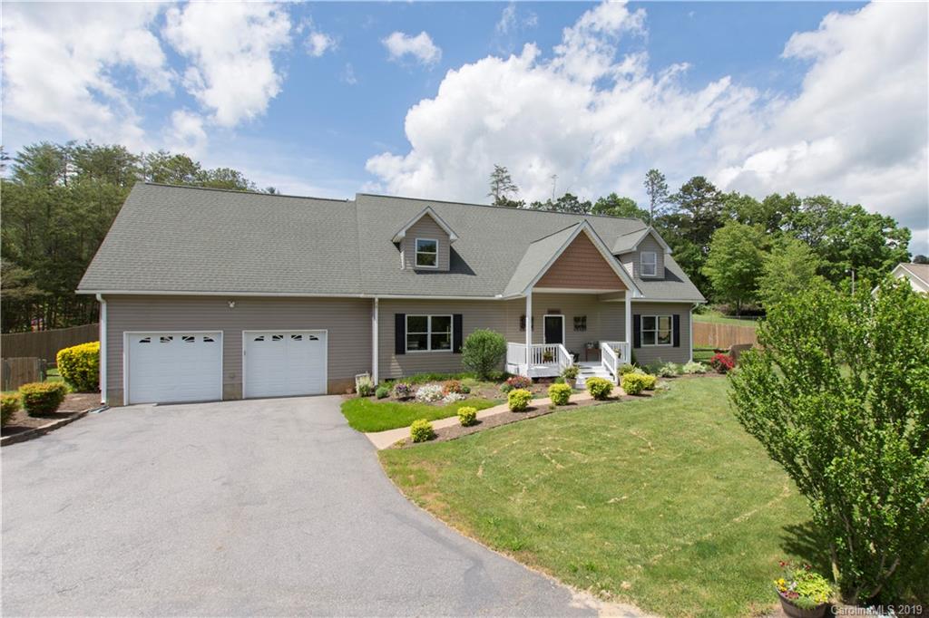 2072 Emmas Grove Road Fairview NC 28730