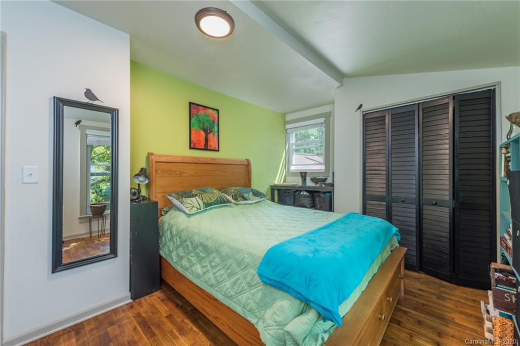 24 Iroquois Street Black Mountain NC 28711