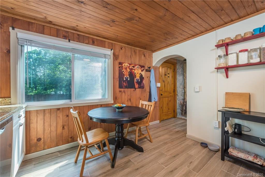 24 Iroquois Street Black Mountain NC 28711