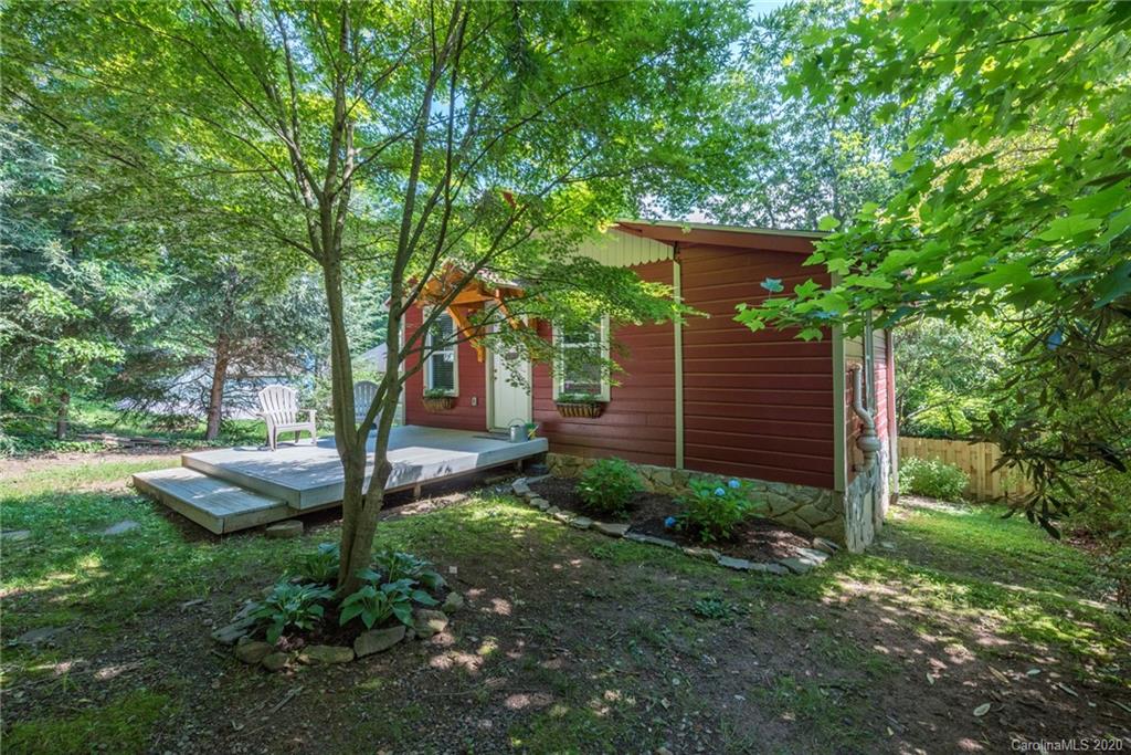 24 Iroquois Street Black Mountain NC 28711