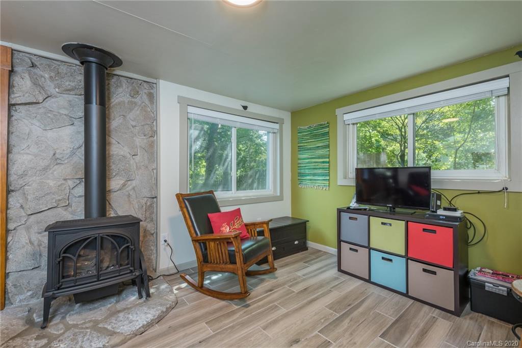 24 Iroquois Street Black Mountain NC 28711