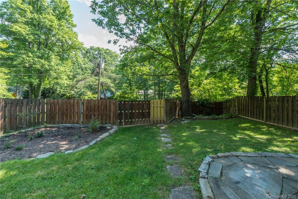 24 Iroquois Street Black Mountain NC 28711