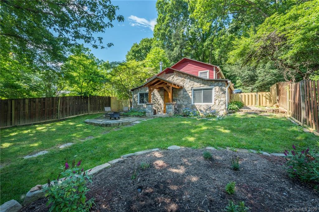 24 Iroquois Street Black Mountain NC 28711