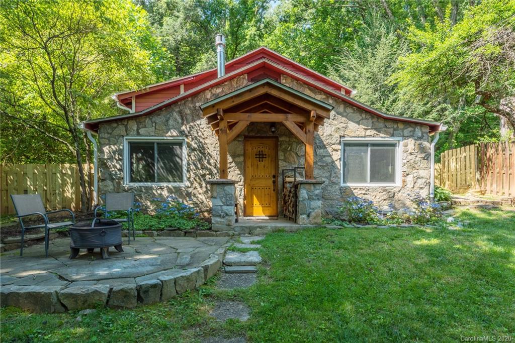 24 Iroquois Street Black Mountain NC 28711
