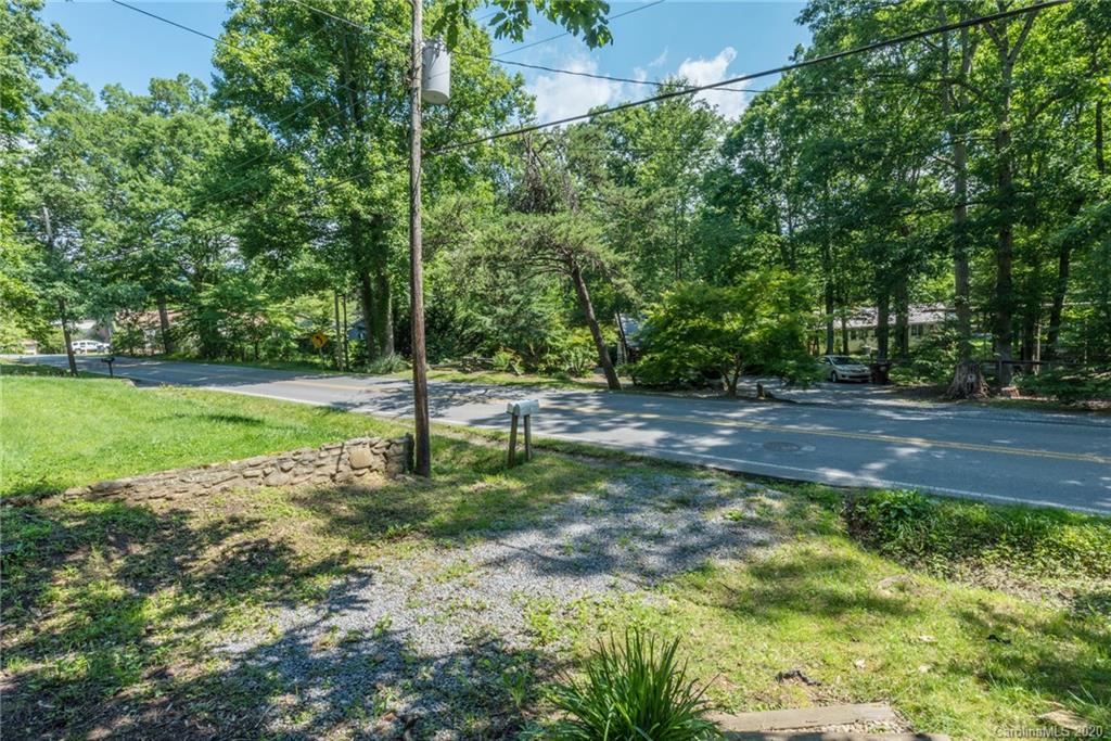 24 Iroquois Street Black Mountain NC 28711