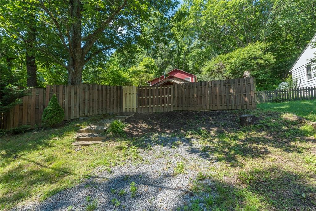 24 Iroquois Street Black Mountain NC 28711