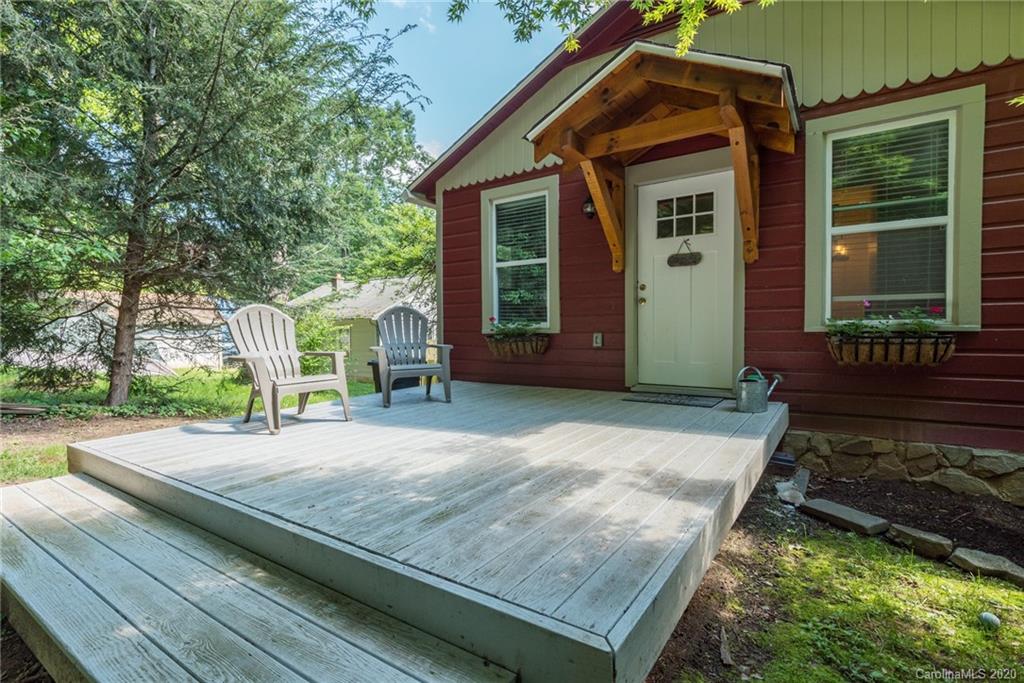 24 Iroquois Street Black Mountain NC 28711