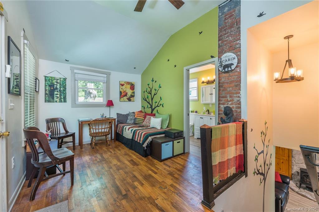 24 Iroquois Street Black Mountain NC 28711