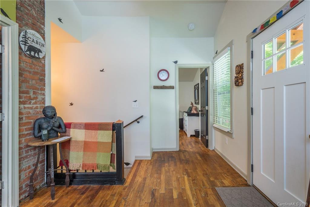 24 Iroquois Street Black Mountain NC 28711