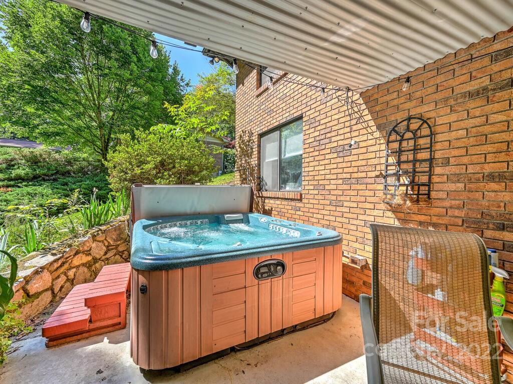 416 Periwinkle Drive Asheville NC 28804