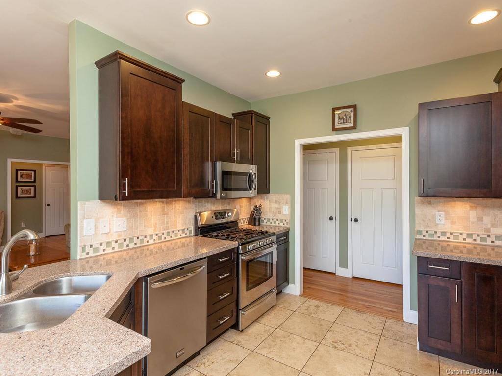 29 Lancaster Lane Weaverville NC 28787