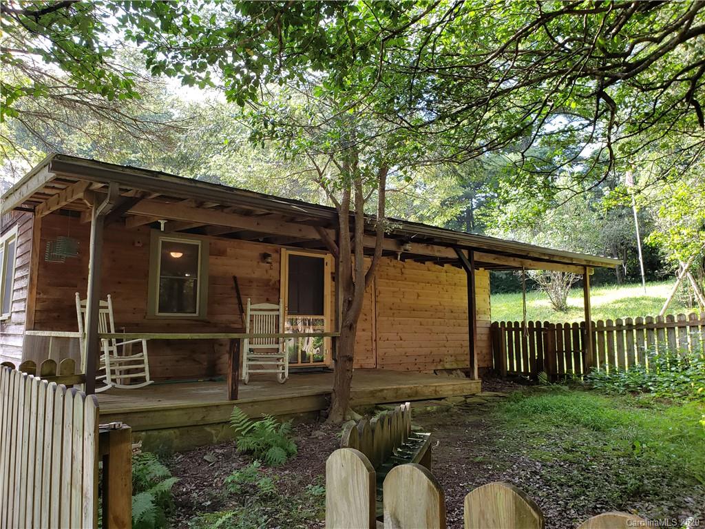 2090 Rock Creek Road Burnsville NC 28714