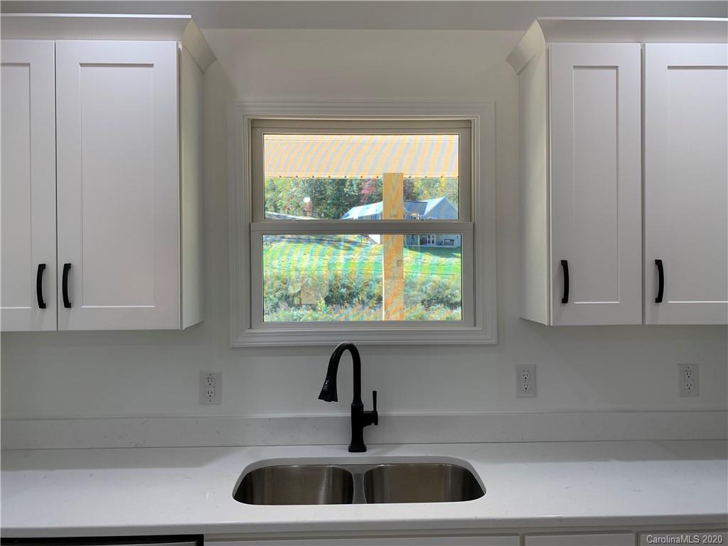 38 Callisto Drive Weaverville NC 28787