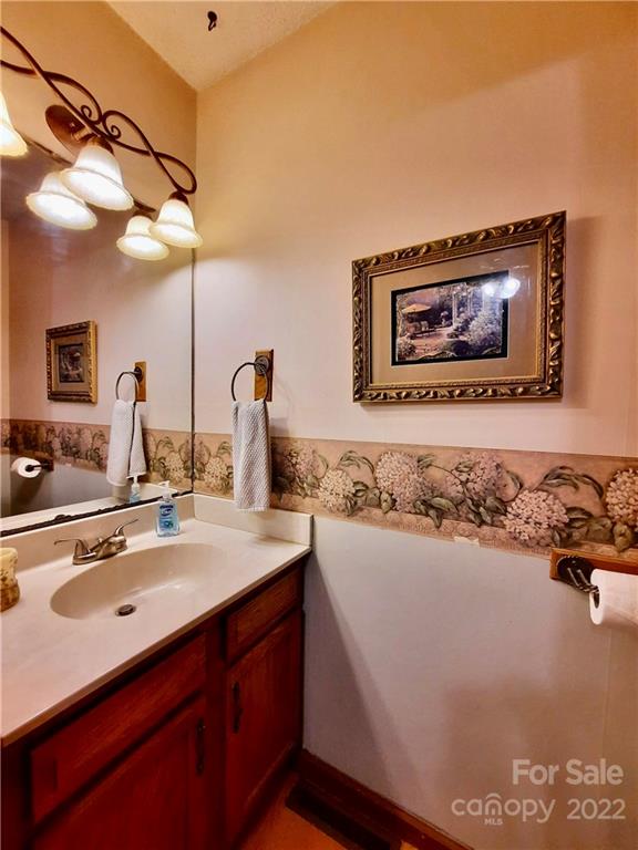 141 N Garden Court Fletcher NC 28732