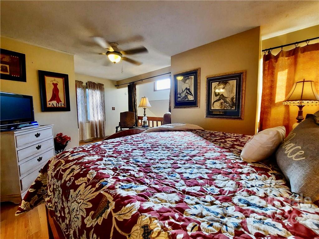 141 N Garden Court Fletcher NC 28732